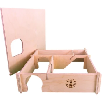 Holzspielhaus für Haustiere mit mehreren Fächern und Bögen, das ein Getzoo-Logo aufweist und für kleine Tiere konzipiert ist.