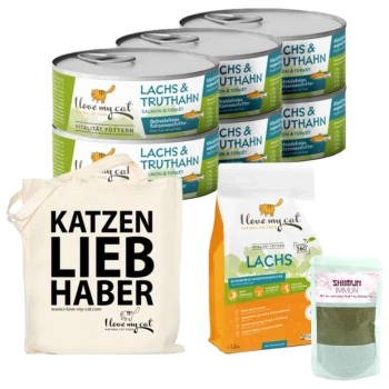 Dosenkatzenfutter mit der Aufschrift 'Lachs & Truthahn' (Salmon & Turkey) mit einer Tragetasche mit der Aufschrift 'Katzen Liebhaber', einer Tüte Trockenfutter für Katzen und einem Supplement.