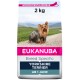 EUKANUBA rassespezifisches Hundefutter für Yorkshire Terrier, 2 kg Beutel, geeignet für Hunde über 1 Jahr, mit einer malerischen Kulisse.