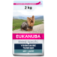 EUKANUBA rassespezifisches Hundefutter für Yorkshire Terrier, 2 kg Beutel, geeignet für Hunde über 1 Jahr, mit einer malerischen Kulisse.