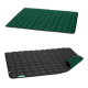 Zwei Haustiermatten werden angezeigt: eine grüne, gesteppten Matte oben und eine schwarze, gesteppten Matte darunter, mit einer umgeklappten Ecke der schwarzen Matte.