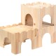 Holz-Haustiermöbelset mit zwei Ebenen und gewölbten Öffnungen, entworfen für kleine Tiere zum Spielen und Verstecken.
