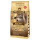 Wolfsblut Wild Duck Hundefutter für kleine Rassen, mit dem Gesicht eines Wolfes und der Hervorhebung natürlicher Zutaten wie Ente und Kartoffel.