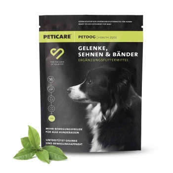 Schwarz-weiße Hundefutterverpackung mit der Aufschrift "PETICARE PETDOG HEALTH 2502", mit dem Profil eines Hundes und Ansprüchen auf Gelenkunterstützung.