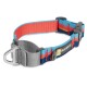 Bunter Hundehalsband von Ruffwear mit einem blauen, roten und marineblauen Design, mit einer grauen Schnalle und einem Metall-D-Ring zur Leinenbefestigung.