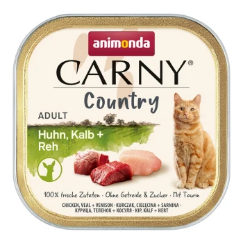 Carny Nassfutter Katze Adult Country Huhn, Kalb und Reh 64x100 g Eine Katzenfutterdose mit einer goldenen Dose, die "animonda CARNY Country" mit einer Katze beschriftet ist, und rohen Fleischzutaten: Huhn, Kalb und Wild.