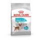 Royal Canin Urinary Care Hundefutter für Mini-Rassen, das die Gesundheit der Harnwege fördert, mit einer Behauptung von +21% Urinverdünnung.
