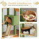 Ein gemütlicher Katzenbaum mit einem grünen Versteck, Kratzbaum und Ruheplätzen. Eine orangefarbene Katze schaut heraus, während eine andere sich entspannt.