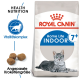 Royal Canin Home Life Indoor 7+ Katzenfutterbeutel mit einer grauen getigerten Katze, mit Text, der "Health Nutrition" und "Vitalitätskomplex" hervorhebt.