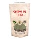 Die Verpackung des "Shiimun Slim" Haustierzusatzes mit grünem Pulver, Icons für natürliche Zutaten und Text über die Vorteile von Shiitake-Pilzen.
