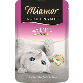 Pochette de nourriture pour chats Miamor Ragout Royale mettant en avant un chat blanc joueur aux yeux bleus, étiquetée "mit Ente in Sauce" et "NEU."