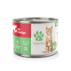 Dose mit Katzenfutter mit einem Etikett, das eine Katze zeigt, Text "Rind & Geflügel" und Symbole für hochwertige Zutaten und Mehrprotein.