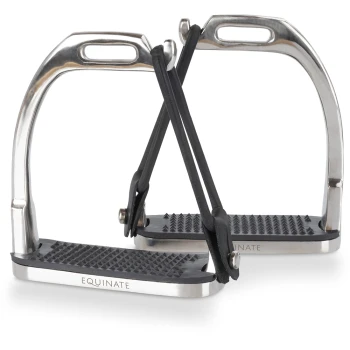 Ein Paar Edelstahl-Horse-Stirrup mit Gummisohlen, mit dem Markennamen 'EQUINATE' auf der Seite eingraviert.