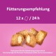 Bild von Haustierfutter mit flauschigen Leckereien, das den Text "Fütterungsempfehlung 12 x / 24 h" und Fütterungsanweisungen auf Deutsch zeigt.