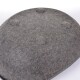 Rundes graues Haustierbett mit einer weichen Filztextur und Knopfdetails, mit einem Reißverschluss entlang der Kante.