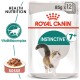 Royal Canin Instinctive 7+ Katzenfutterbeutel, mit einer laufenden Katzenillustration, 85g x 12, mit den Texten "Health Nutrition" und "Sosse."