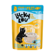Pochette de nourriture pour animaux de compagnie 'Lucky Lou' au poulet et au thon, avec un graphique de chat noir, avec un texte mettant en avant 'Le vrai goût !' et 'Pouvoir protéique.'