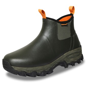 Grüner und schwarzer wasserdichter Knöchelstiefel mit orangefarbenen Zuglaschen und "Gateway"-Logo, robustes Profil, für den Außeneinsatz.