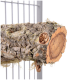 Natürlicher Holzast mit strukturiertem Rinde und glattem Schnittende, geeignet für kleine Haustiere, vor einem weißen Hintergrund.