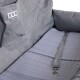 Graues Hundebett mit gestepptem Außenmaterial und gestreiftem Innenraum, ausgestattet mit einem Sicherheitsgurt und einem "DOG"-Logo an der Seite.