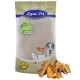 Verpackung von Lyra Pet Hundesnacks mit dem Text 'Lyra Nature Power' und Bildern eines Hundes, einer Katze und eines weißen Hundes, mit verschiedenen Kaustücken davor.