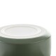 Grüne keramische Haustierfutterschüssel mit einem weißen Innenraum, von oben betrachtet, die ihre glatte Oberfläche und abgerundeten Kanten zeigt.