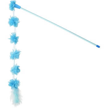 Canne à chat bleu clair avec cinq rosettes en tulle et un gland plumeux sur une longue tige en plastique bleue.