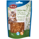Verpackung von Trixie Chicken Mini Sticks mit einem klaren Fenster, das braune Sticks zeigt. Der Text lautet "Mit Hühnchen und Reis" und "Glutenfrei."