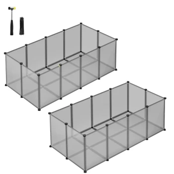 Transparenter Haustier-Spielzaun mit schwarzen Verbindern, in zwei Größen gezeigt, begleitet von einem Hammer und Kabelbindern zur Montage.