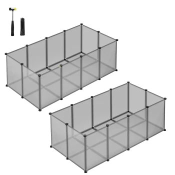 Transparenter Haustier-Spielzaun mit schwarzen Verbindern, in zwei Größen gezeigt, begleitet von einem Hammer und Kabelbindern zur Montage.