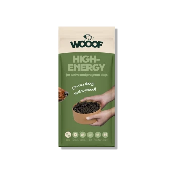 WOOOF High-Energy Hundefuttertüte, grün; Hände halten Schüssel mit Kroketten, Hundeschnauze; Text: 'für aktive und trächtige Hunde'