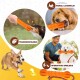 Orange, knochenförmiges interaktives Kauspielzeug für Hunde mit Seil, das von Hunden gekaut wird; sichtbarer Text 'TRAININGSSPIELZEUG'.