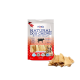 Opakowanie Natural Dog Chews Bovine Scalp z suszonymi przysmakami dla psów, z obrazkiem buldoga i tekstem podkreślającym 100% naturalne składniki.