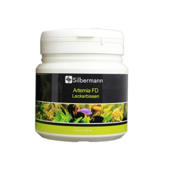 Behälter mit Silbermann Artemia FD Fischleckerlis, 500 ml, mit buntem aquatischem Leben auf dem Etikett.