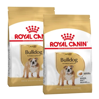 Deux sacs de nourriture pour chiens Royal Canin Bulldog Adult, présentant une image de bulldog, avec un texte indiquant qu'il est destiné aux chiens de plus de 12 mois.
