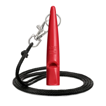 Rote ACME-Pfeife mit schwarzem Halsband und Metallclip, geprägt mit dem Text „ACME Made in England“.