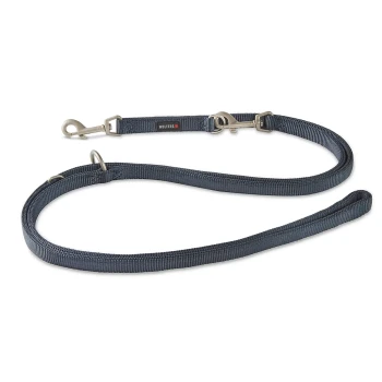 Schwarze verstellbare Hundeleine mit Metallclips und Ringen, mit der Aufschrift „Wolters“, auf weißem Hintergrund.