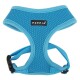 Blaues Netz-Hundegeschirr mit weicher Polsterung, das ein schwarzes 'PUPPIA'-Logoetikett und verstellbare Riemen aufweist.