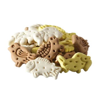 Une pile de friandises pour animaux colorées en forme de divers animaux, y compris des poissons, des oiseaux et des éléphants, dans des teintes de marron, blanc et jaune.