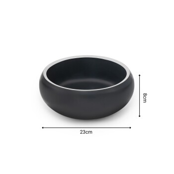 Schwarze Hundenapf mit elegantem Design, mit einem Durchmesser von 23 cm und einer Höhe von 8 cm, auf einem weißen Hintergrund präsentiert.