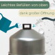 Edelstahl-Tränke für Haustiere mit Tragegriff oben, Wassertropfen und Gieß-Symbolen; Text 'Leichtes Befüllen von oben' und 'dank großer Öffnung'