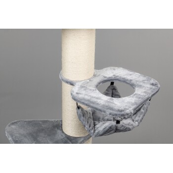 Grau plüschige Katzenliege, die an einem Kratzbaum befestigt ist, mit einer runden Öffnung und weichem Stoff für Komfort.