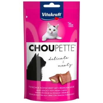 Vitakraft Choupette Katzenleckerlipackung mit einem rosa Design, das "zart & fleischig" angibt, mit Bildern von Leckereien und einer Silhouette einer schwarzen Katze.
