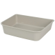 Een rechthoekige, beige plastic kattenbak met gladde randen en een ondiepe diepte, geschikt voor kleine dieren.
