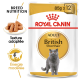 Emballage de nourriture pour chats Royal Canin Adult British Shorthair, mettant en avant un chat gris et soulignant la nutrition spécifique à la race et l'énergie.