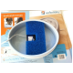 Weiße runde Katzentrinkbrunnenschale mit blauem Schaumstofffilter und Kabel auf einer Lucky-Kitty-Box mit der Aufschrift "Katzenbrunnen".