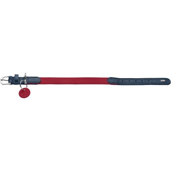 Rotes und marineblaues Lederhalsband mit silberner Schnalle, rundem roten ID-Anhänger und marineblau abgesetzten Nähten.