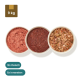 Bild von Haustierfutterpaketen und Schalen, mit 10 Packungen Fleisch und Innereien, 4 Packungen Rindfleisch und Gemüse sowie 4 Packungen Truthahn.