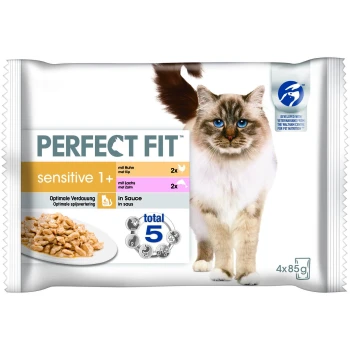 Sensitive 1+ 4x85g Katzenfutterverpackung mit einer flauschigen Katze mit blauen Augen, beschriftet mit "PERFECT FIT sensitive 1+" mit Huhn- und Lachs-Geschmack.