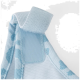 Nahaufnahme eines hellblauen Haustiergeschirrs mit einem weichen Stoff mit gepunktetem Muster und einem Klettverschluss.